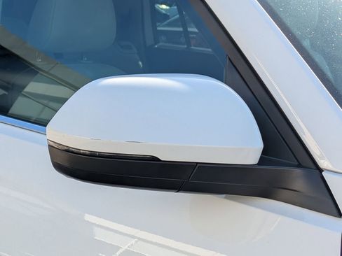 Used 2023 Volkswagen Atlas SE image 12