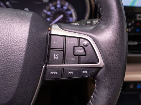 Used 2022 Toyota Highlander Platinum FWD image 26