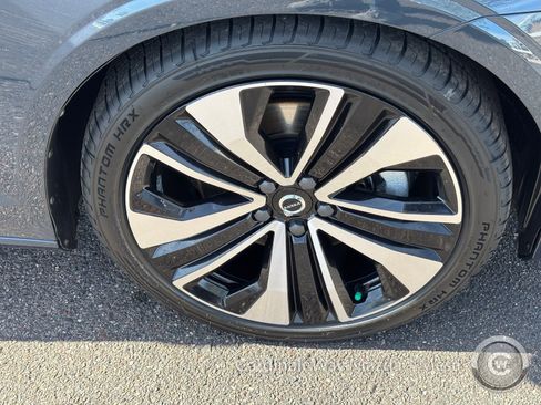 Used 2022 Volvo S60 B5 Momentum w/ Premium Package image 10