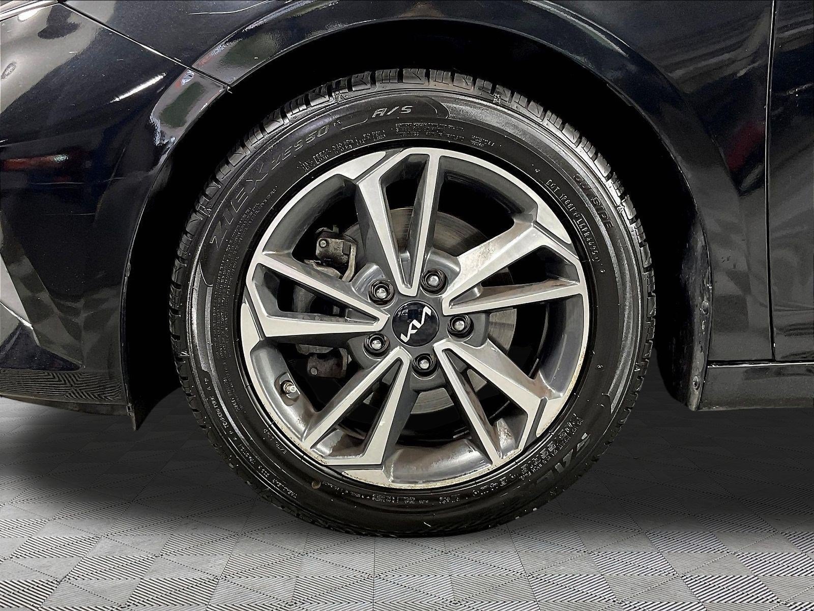 Used 2024 Kia Forte LXS w/ LXS Technology Package FWD image 32