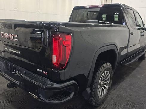 Used 2022 GMC Sierra 1500 AT4 w/ AT4 Premium Package AWD/4WD image 3