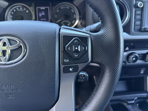 Used 2016 Toyota Tacoma SR5 w/ SR5 Appearance Package (SN) RWD image 20