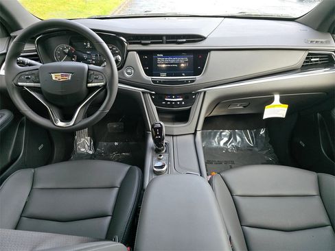 New 2025 Cadillac XT6 Luxury image 20