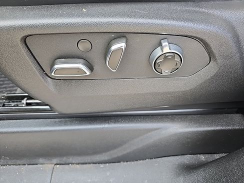 Used 2025 GMC Yukon XL Denali Ultimate image 10