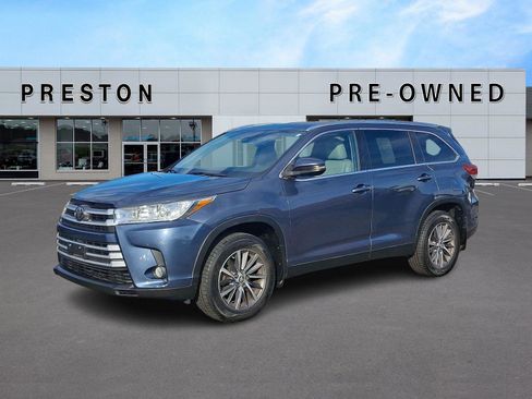 Used 2019 Toyota Highlander XLE w/ Carpet Mat Package (TMS) image 1