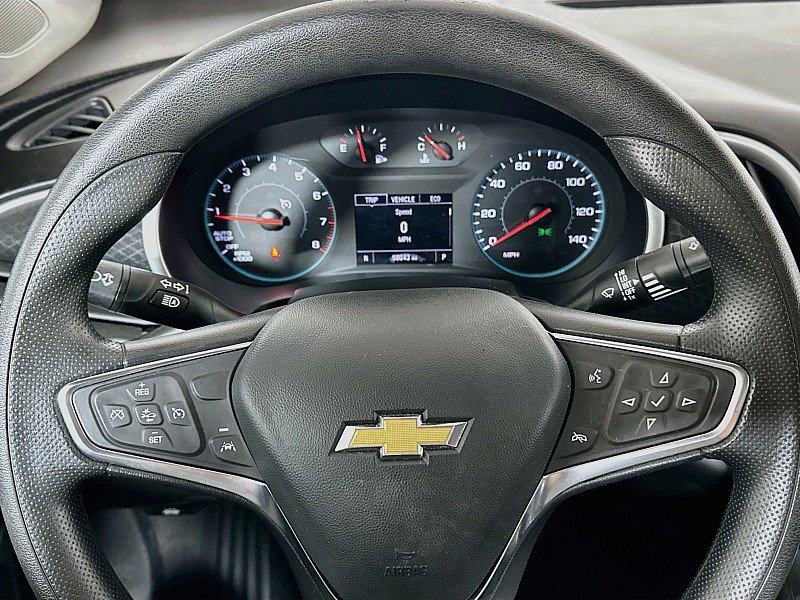 Used 2025 Chevrolet Malibu LT FWD image 12