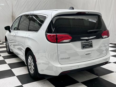 New 2026 Chrysler Voyager LX FWD image 5