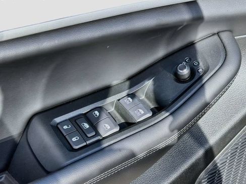 Used 2025 Jeep Grand Cherokee Limited RWD image 23