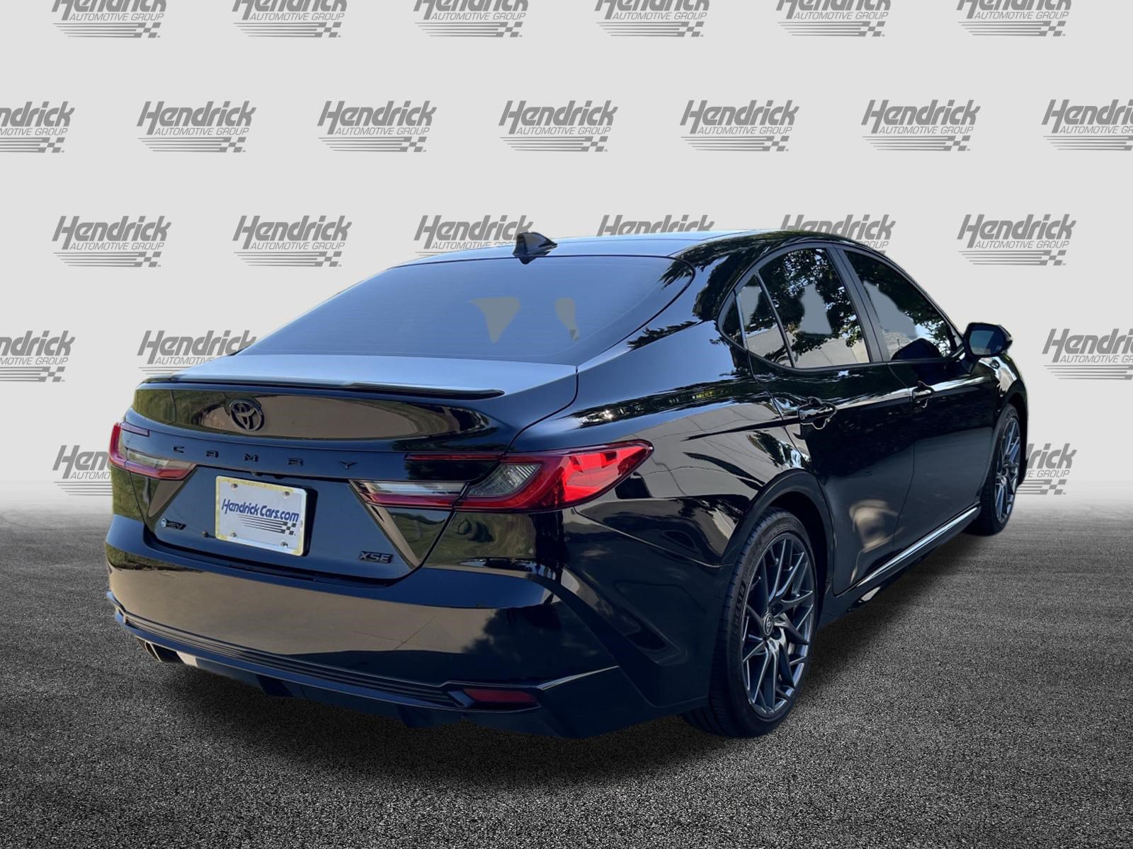 Used 2025 Toyota Camry XSE FWD image 9