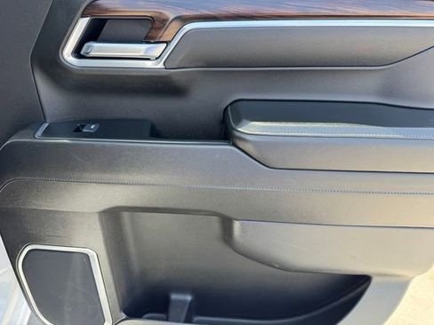 Certified 2025 GMC Sierra 1500 SLT RWD image 10