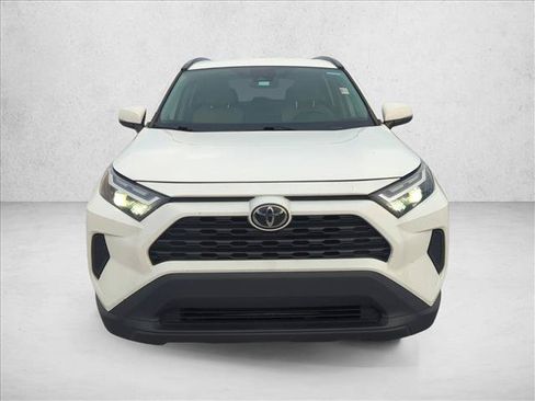 Used 2022 Toyota RAV4 XLE AWD/4WD image 2