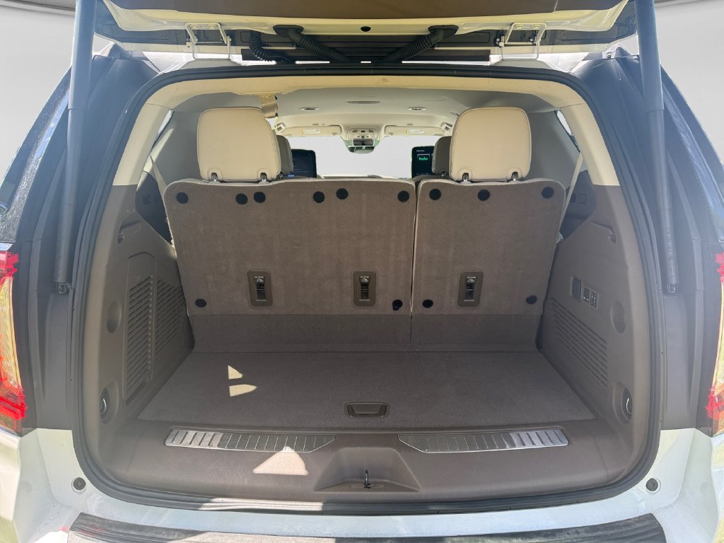 Used 2024 GMC Yukon Denali w/ Advanced Technology Package AWD/4WD image 19