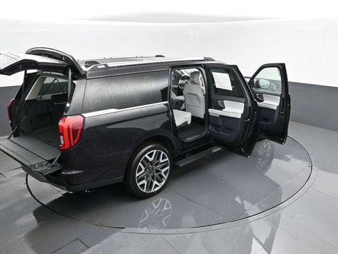 New 2026 Ford Expedition Max Platinum w/ Platinum Ultimate Package AWD/4WD image 35