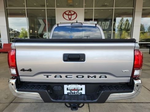 Certified 2019 Toyota Tacoma SR5 AWD/4WD image 10