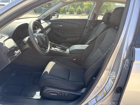 Used 2025 Honda Accord SE image 15