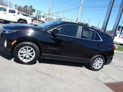 Used 2023 Chevrolet Equinox LT image 4