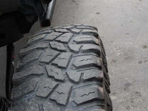Used 2012 Jeep Wrangler Unlimited Rubicon w/ Dual Top Group AWD/4WD image 40