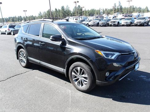 Used 2016 Toyota RAV4 XLE AWD/4WD image 7