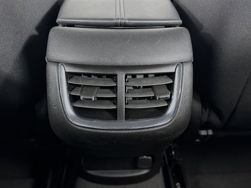 Used 2017 Chevrolet Malibu LT FWD image 22