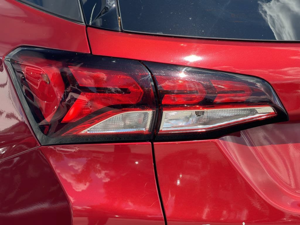 Used 2023 Chevrolet Equinox LT FWD image 10