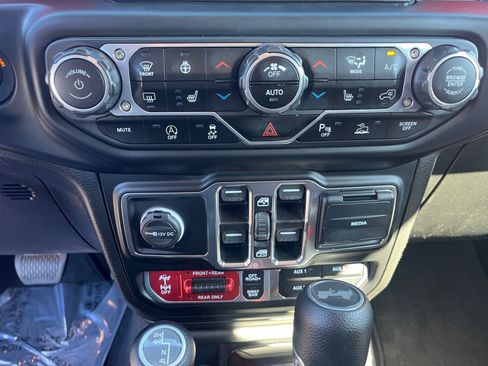 Used 2021 Jeep Wrangler Unlimited Rubicon image 32