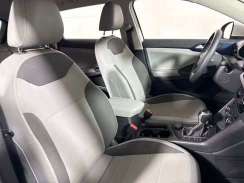 Used 2022 Volkswagen Taos SE w/ IQ.Drive SE Package image 10