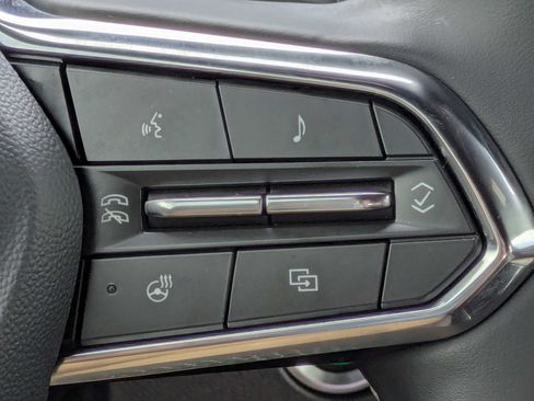 Used 2025 Chevrolet Traverse LT FWD image 34