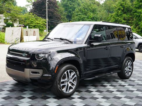Used 2021 Land Rover Defender 110 X-Dynamic SE AWD/4WD image 24