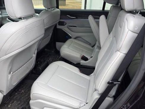 Used 2023 Jeep Grand Cherokee L Overland image 17