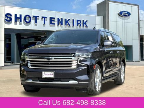 Used 2022 Chevrolet Suburban High Country AWD/4WD image 3