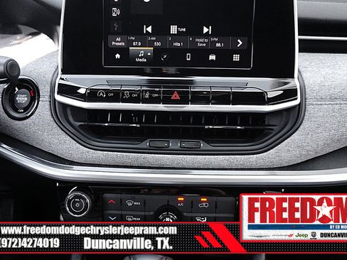 New 2026 Jeep Compass Latitude image 22