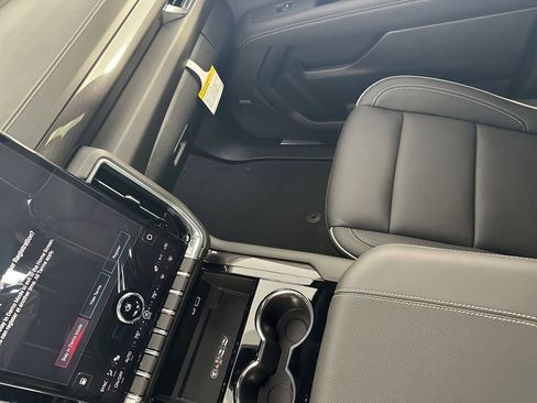 New 2026 GMC Yukon XL Elevation image 25