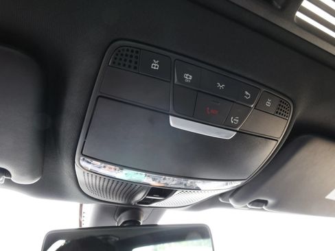 Used 2019 Mercedes-Benz E 300 4MATIC image 37