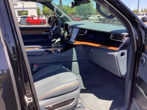 Used 2024 Jeep Grand Wagoneer Series III w/ Flexible Seating Group image 41