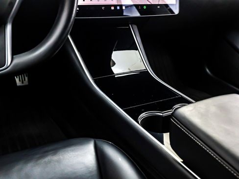 Used 2019 Tesla Model 3 Standard Range Plus image 6