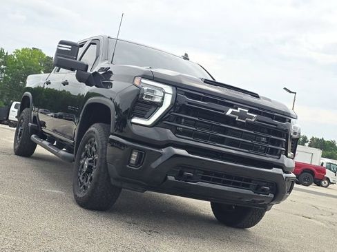 Used 2024 Chevrolet Silverado 2500 LTZ w/ LTZ Plus Package AWD/4WD image 7
