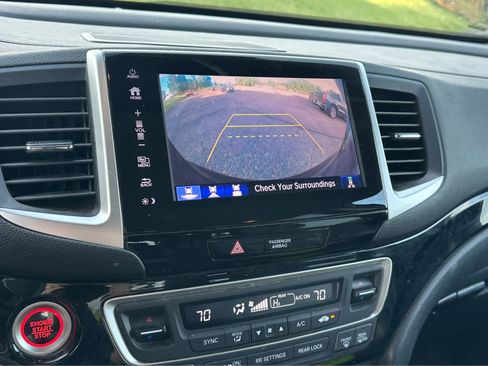 Used 2018 Honda Pilot Elite image 15
