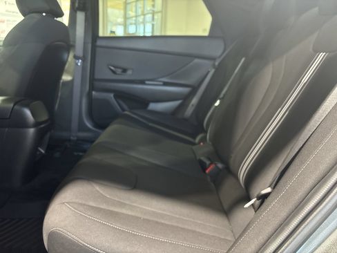 Used 2025 Hyundai Elantra SEL FWD image 23