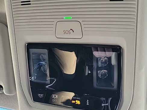 New 2026 Volkswagen Tiguan SE image 9