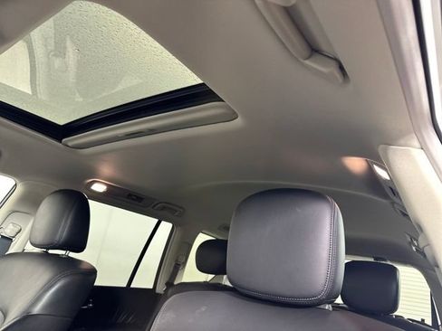 Used 2024 Nissan Armada SL w/ Captain's Chairs Package image 12