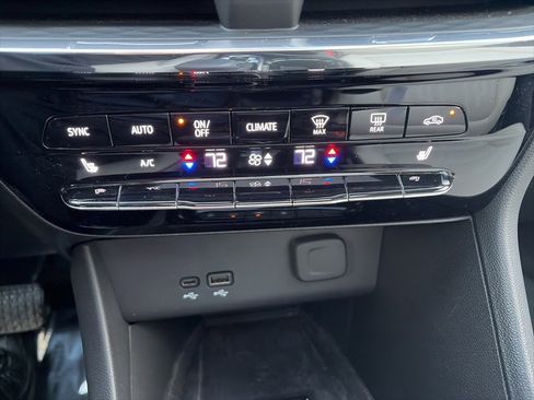 Used 2025 Buick Encore GX Avenir w/ Avenir Technology Package image 20