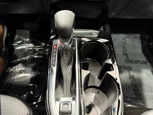 Used 2025 Chevrolet Trax LT image 36