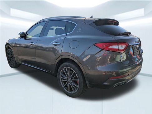 Used 2019 Maserati Levante GranLusso image 5