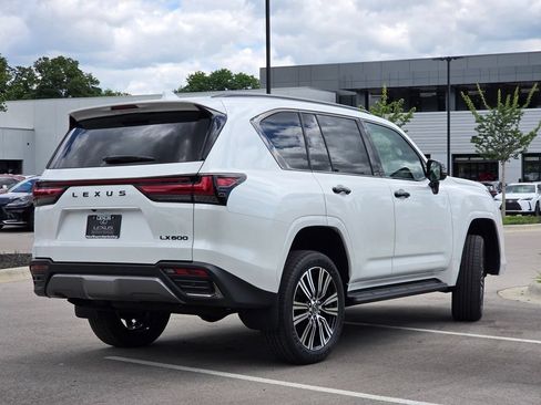 New 2026 Lexus LX 600 4WD w/ Luxury Package image 39