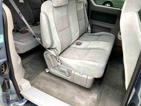 Used 2004 Ford Freestar SE image 25