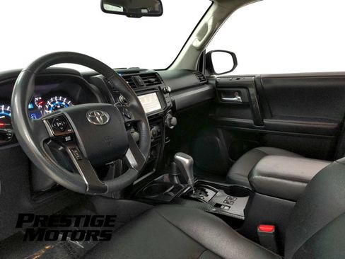 Used 2019 Toyota 4Runner TRD Off-Road Premium AWD/4WD image 17