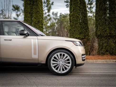 Used 2023 Land Rover Range Rover Long Wheelbase First Edition image 14