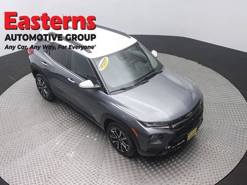 Used 2021 Chevrolet TrailBlazer ACTIV w/ Convenience Package FWD image 3