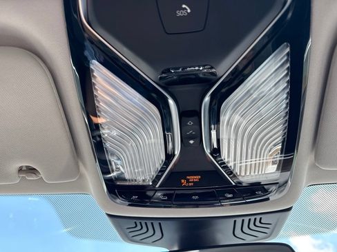 Used 2019 BMW 740e xDrive AWD/4WD image 21