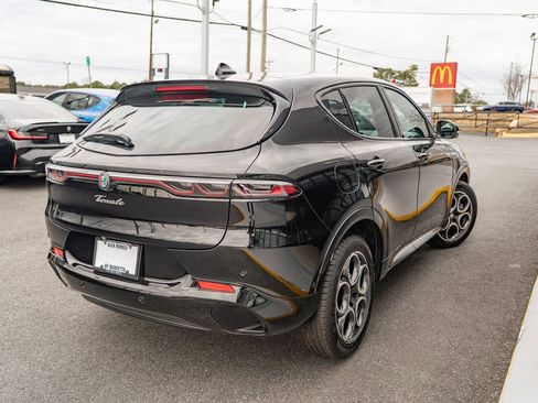 New 2025 Alfa Romeo Tonale w/ Premium Package image 9